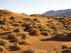 &Beyond Sossusvlei Desert Lodge. Quad Bike Ausflug
