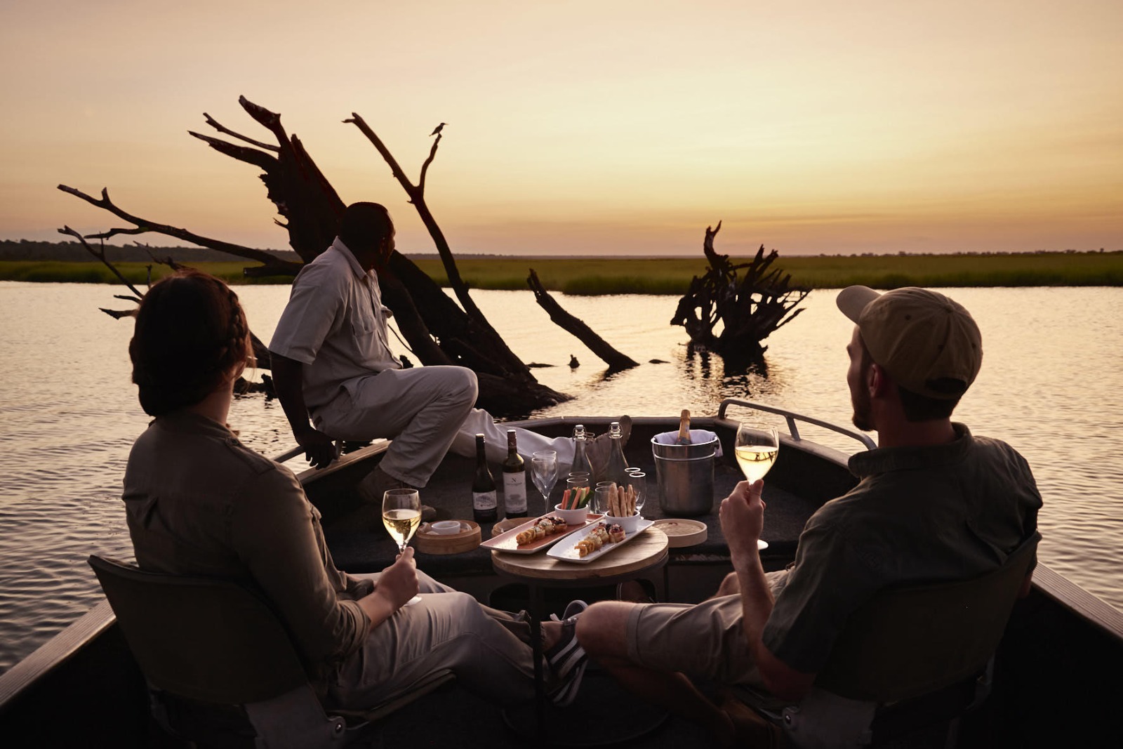 Chobe Chilwero - Sundowner auf dem Chobe Fluss