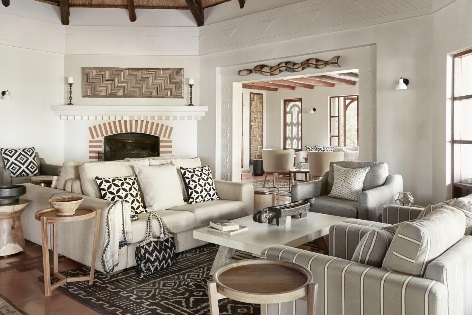 Chobe Chilwero - gemütliche Lounge im Haupthaus