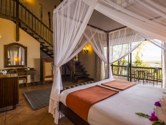 Chobe Marina Lodge - Honeymoon Suite Chobe Marina Lodge - Honeymoon Suite