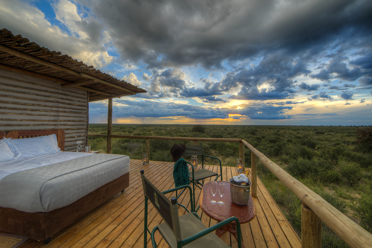 Dinaka Camp - Sleep out Deck