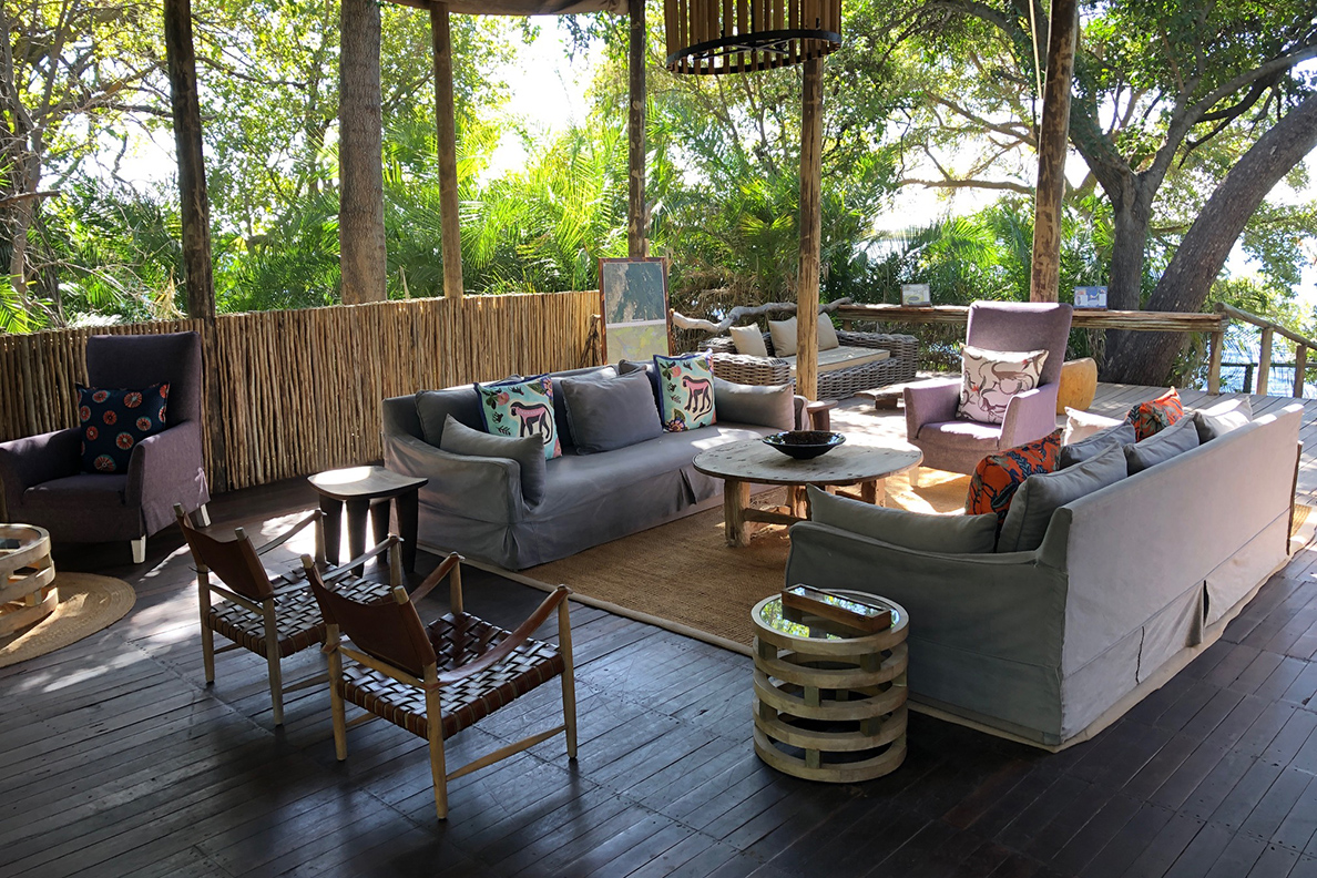 Mopiri Camp - Lounge im Hauptbereich