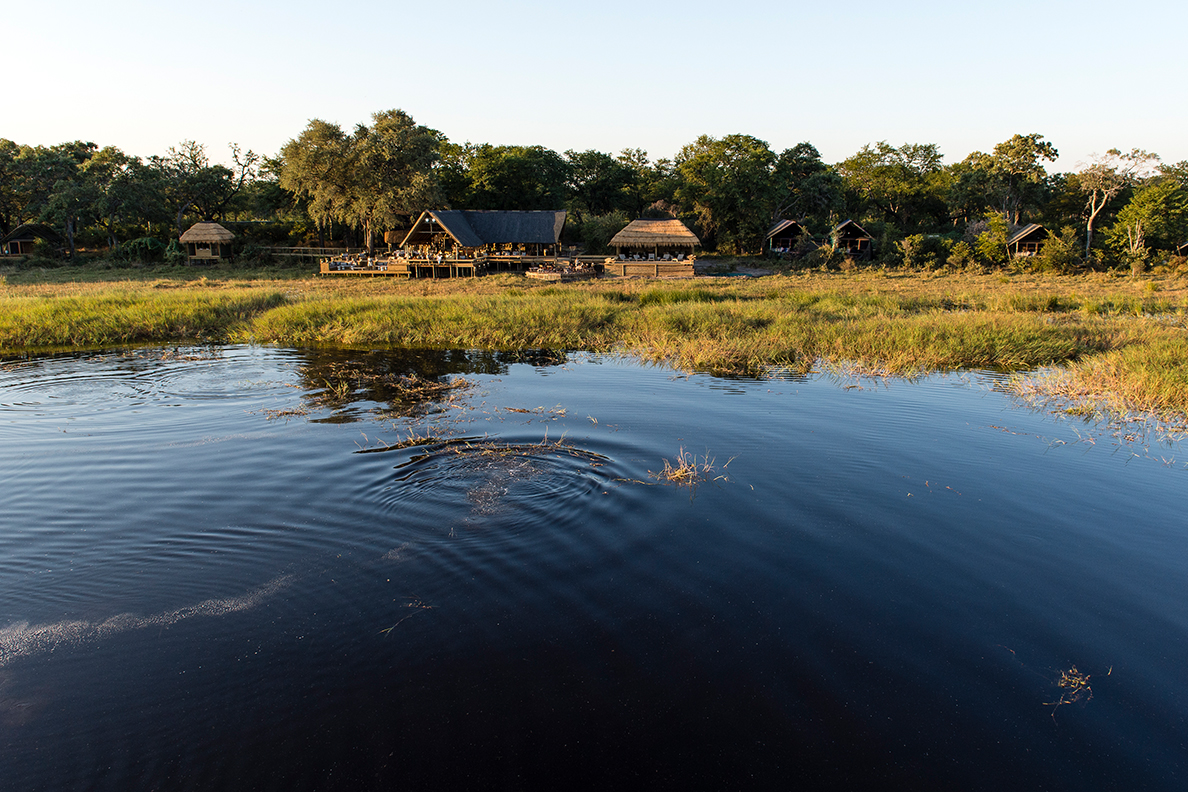 Sable Alley Camp - Blick von der Lagune auf das Camp 