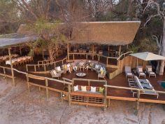 Savute Safari Lodge - Haupthaus mit Aussichtsterrasse