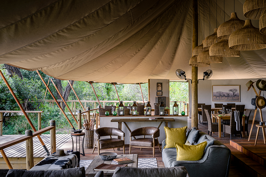 Stanley''s Camp - Bar und Lounge