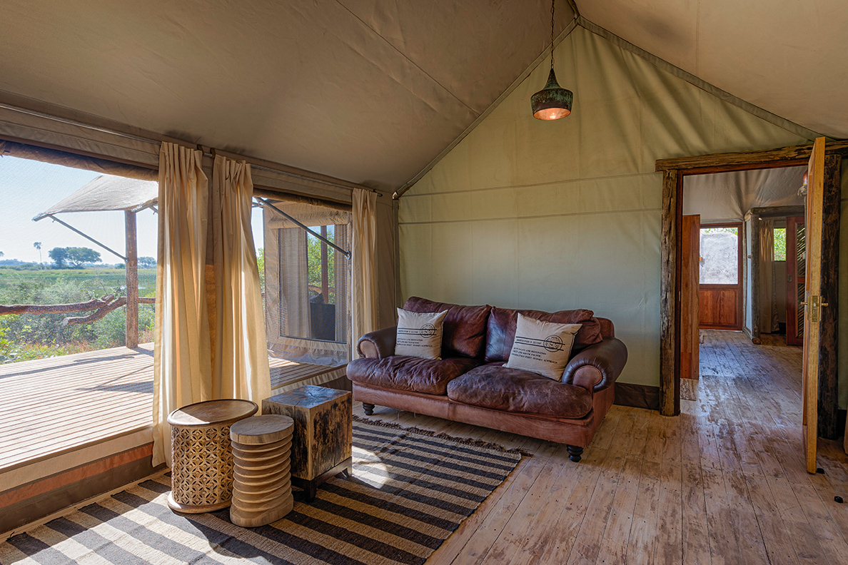 Tubu Tree Camp - Loungebereich im Familienzelt