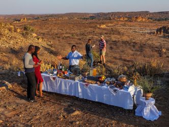 Tuli Safari Lodge Mashatu - Bush Brunch Tuli Safari Lodge Mashatu - Bush Brunch