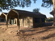 Botswana Overland Safari - Maun Zeltcamp