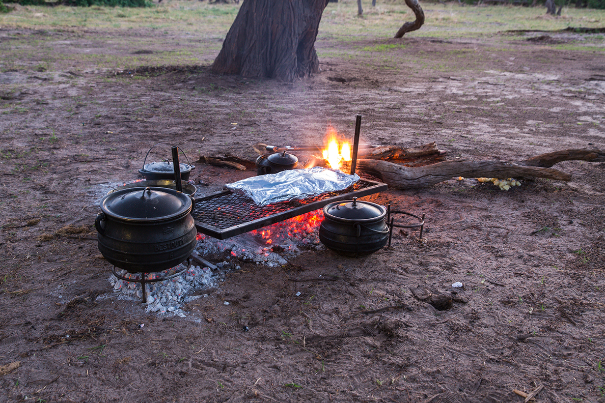 Kalahari Trail - Lagerfeuer und Küche