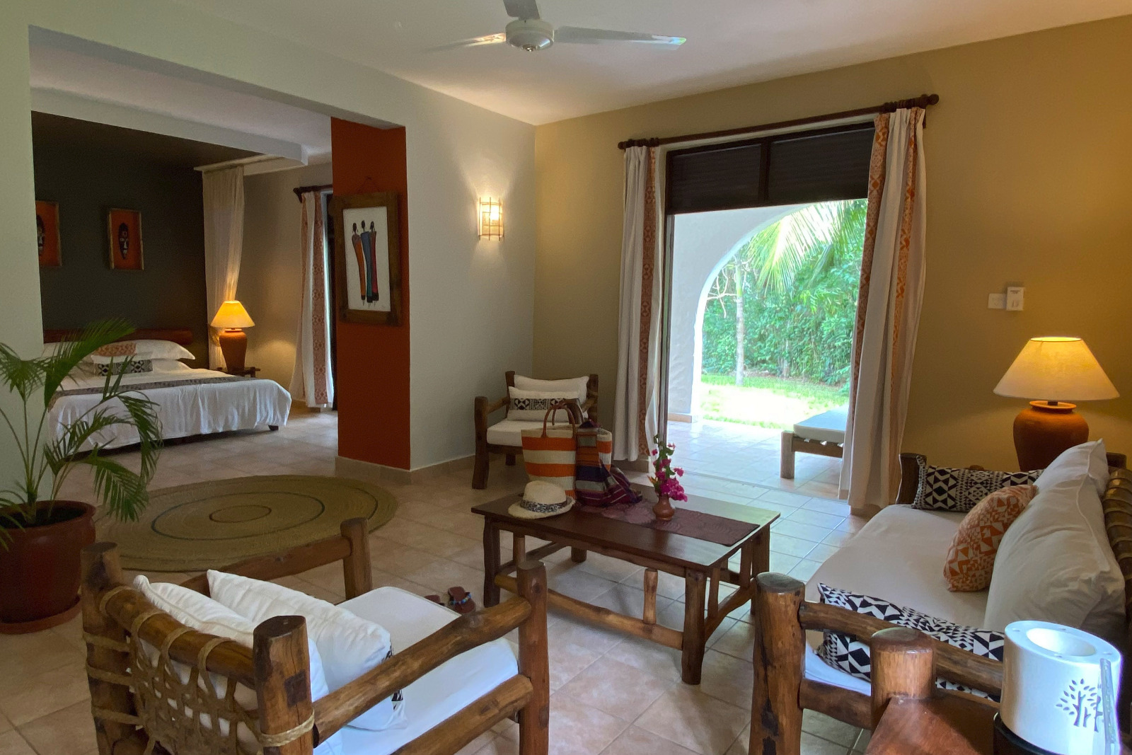 Pinewood Beach Resort - Deluxe Garden Suite
