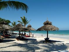 Southern Palms Beach Resort, Strand