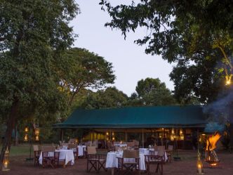 Little Govenors' Camp - Dinner unter freiem Himmel Little Govenors' Camp - Dinner unter freiem Himmel