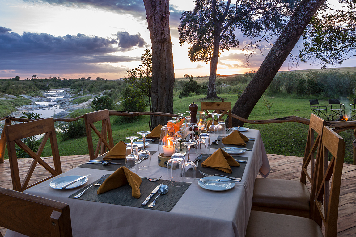 Rekero Camp - Dinner auf der Terrasse