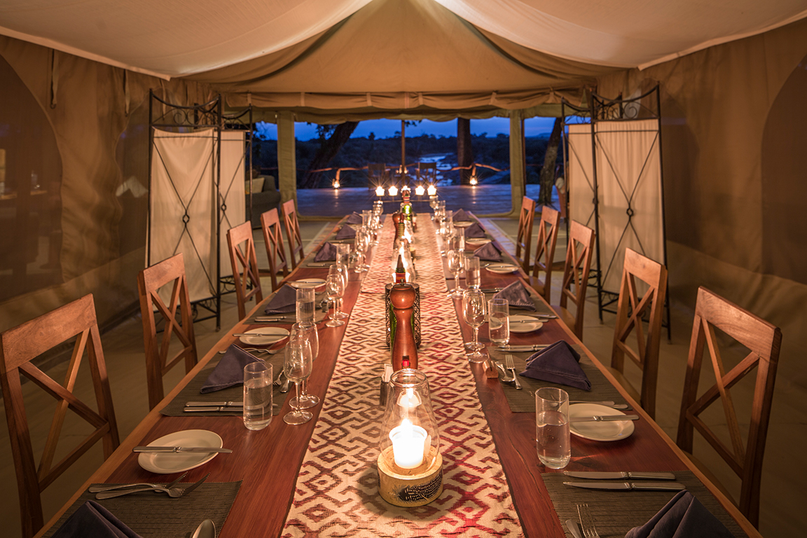 Rekero Camp - Dinner im Speisezelt