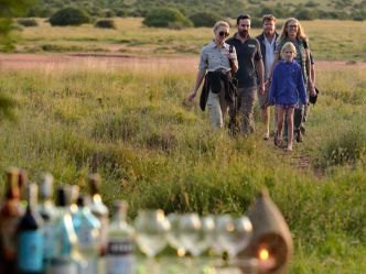 Tumaren Camp - Wanderung zum Sundowner Tumaren Camp - Wanderung zum Sundowner