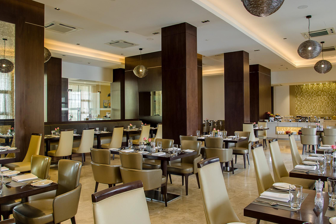 Crown Plaza Nairobi Airport Hotel - Restaurant