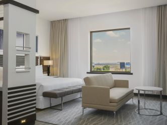 Four Pionts by Sheraton Nairobi Airport Hotel - Deluxe Zimmer Four Pionts by Sheraton Nairobi Airport Hotel - Deluxe Zimmer