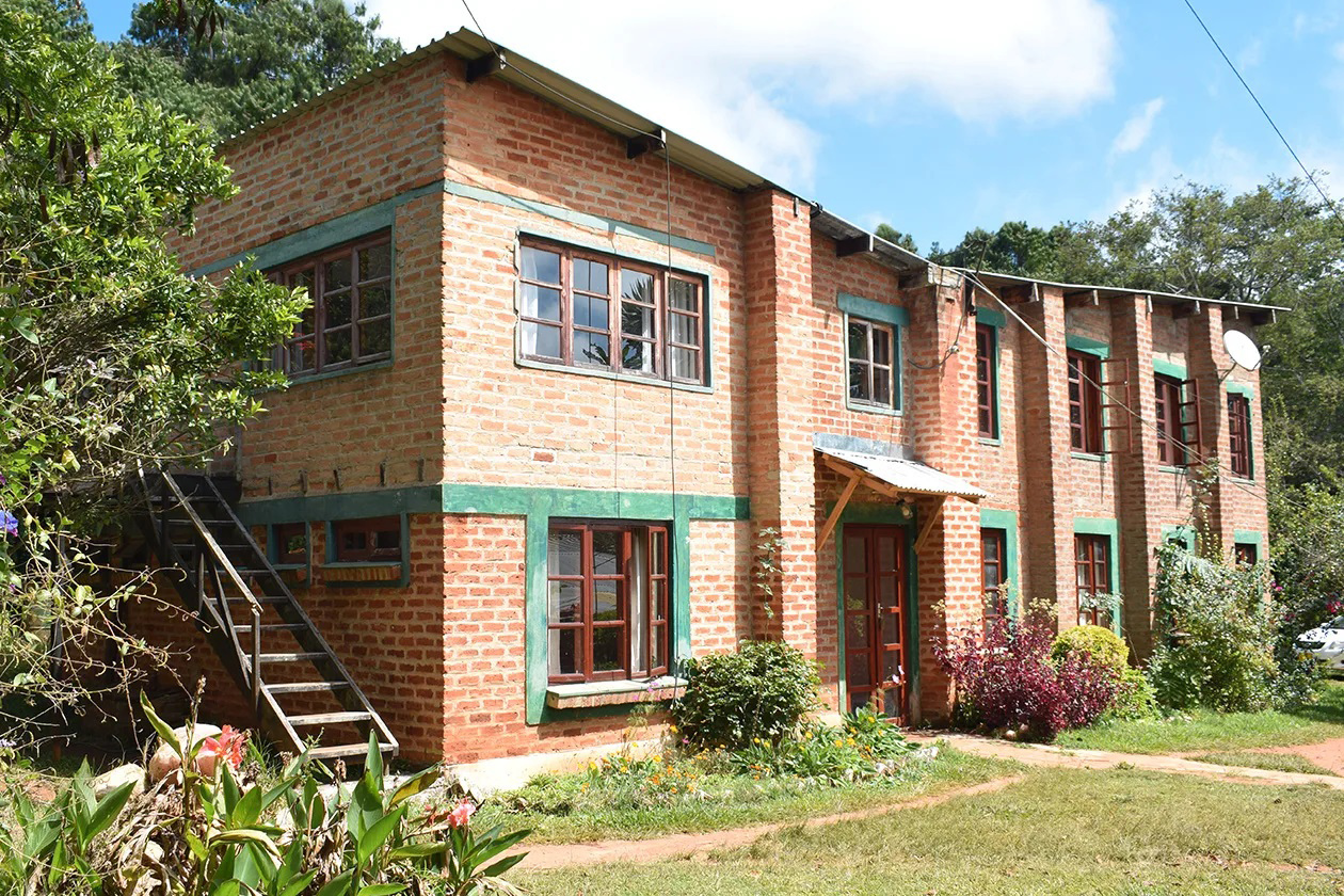 Luwawa Forest Lodge - Aussenansicht 