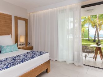 Paradis Beachcomber Golf Resort & Spa - Ocean Beachfront Room Paradis Beachcomber Golf Resort & Spa - Ocean Beachfront Room