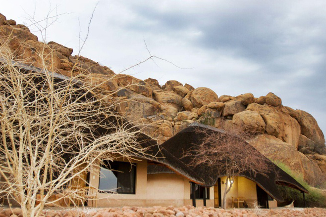 Ai Aiba Rock Painting Lodge - Chalet