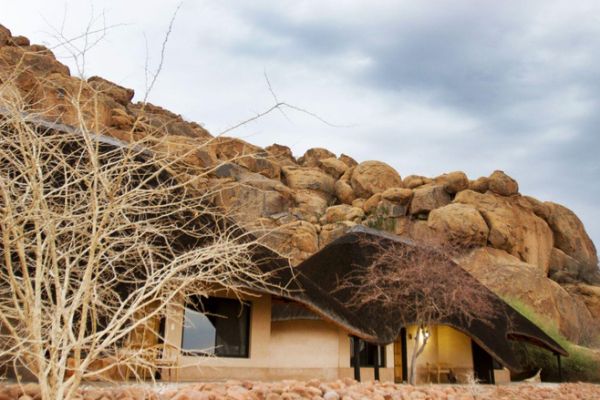 Ai Aiba Rock Painting Lodge