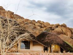 Ai Aiba Rock Painting Lodge - Chalet