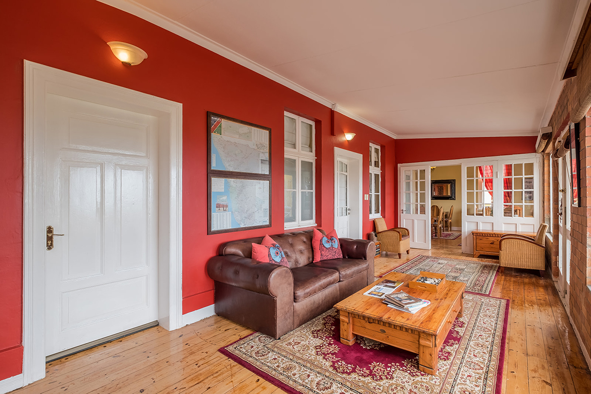 Alte Villa - Red Lounge