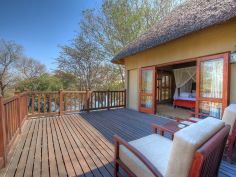 Divava Okavango Lodge