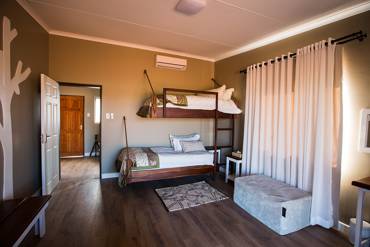 Kalahari Anib Lodge - Family Comfort Bungalow