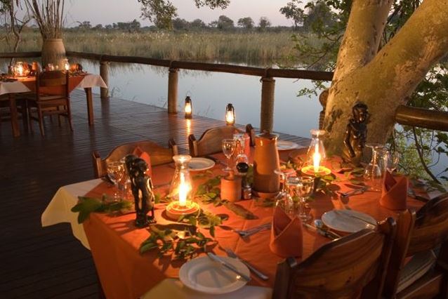 Lianshulu Lodge, Dinner am Kwando River