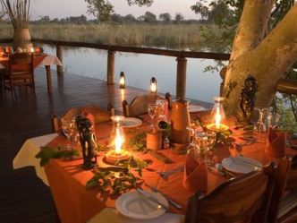 Lianshulu Lodge, Dinner am Kwando River Lianshulu Lodge, Dinner am Kwando River