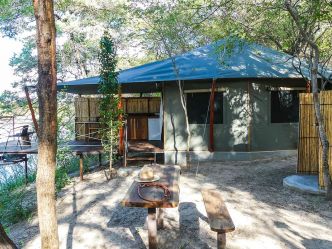 Mobola Island Lodge - Safari-Zelt Mobola Island Lodge - Safari-Zelt