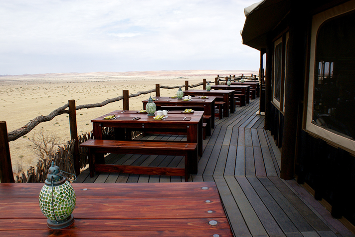Moon Mountain Lodge, Terrasse beim Hauptbereich