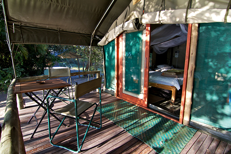 Ndhovu Safari Lodge - Zelt Aussenansicht