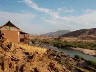 Okahirongo River Camp - Zimmer Aussenansicht Okahirongo River Camp - Zimmer Aussenansicht