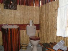 Omarunga Camp, einfaches Badezimmer