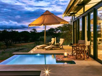 Otjimbondona Kalahari - Terrasse und Plunge Pool Villa Giraffe Otjimbondona Kalahari - Terrasse und Plunge Pool Villa Giraffe