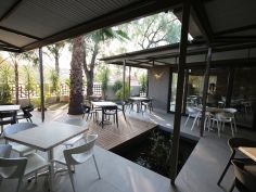 Elegant Guesthouse - Terrasse und Restaurant