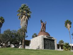Windhoek - Genozid Denkmal