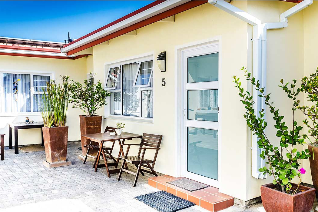 Meike's Guesthouse - Zimmer Aussenansicht