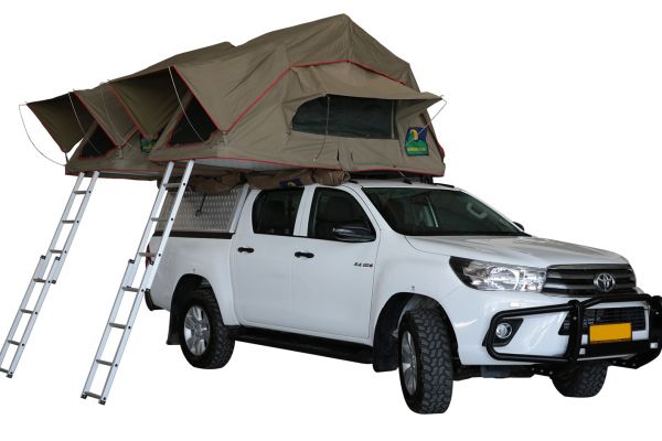 Toyota Hilux Double Cab (Automat) mit Campingausrüstung für 4 Personen