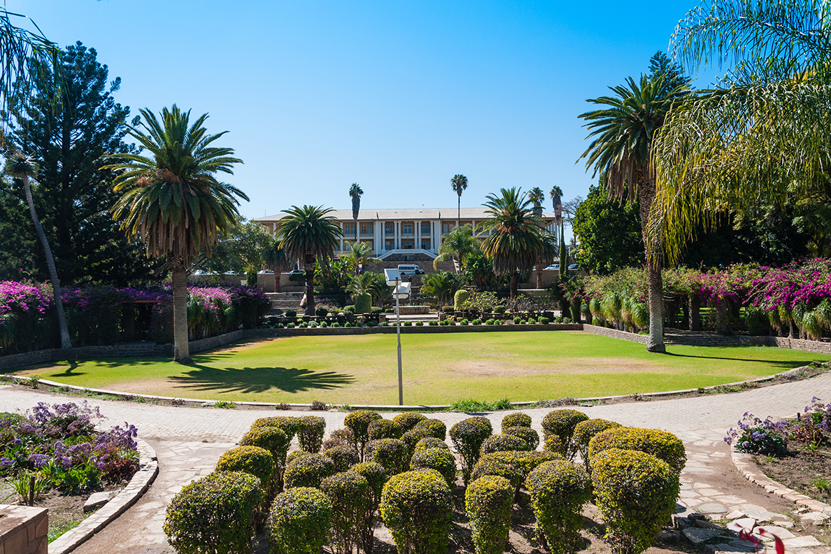Tintenpalast und Park, Windhoek, Namibia;