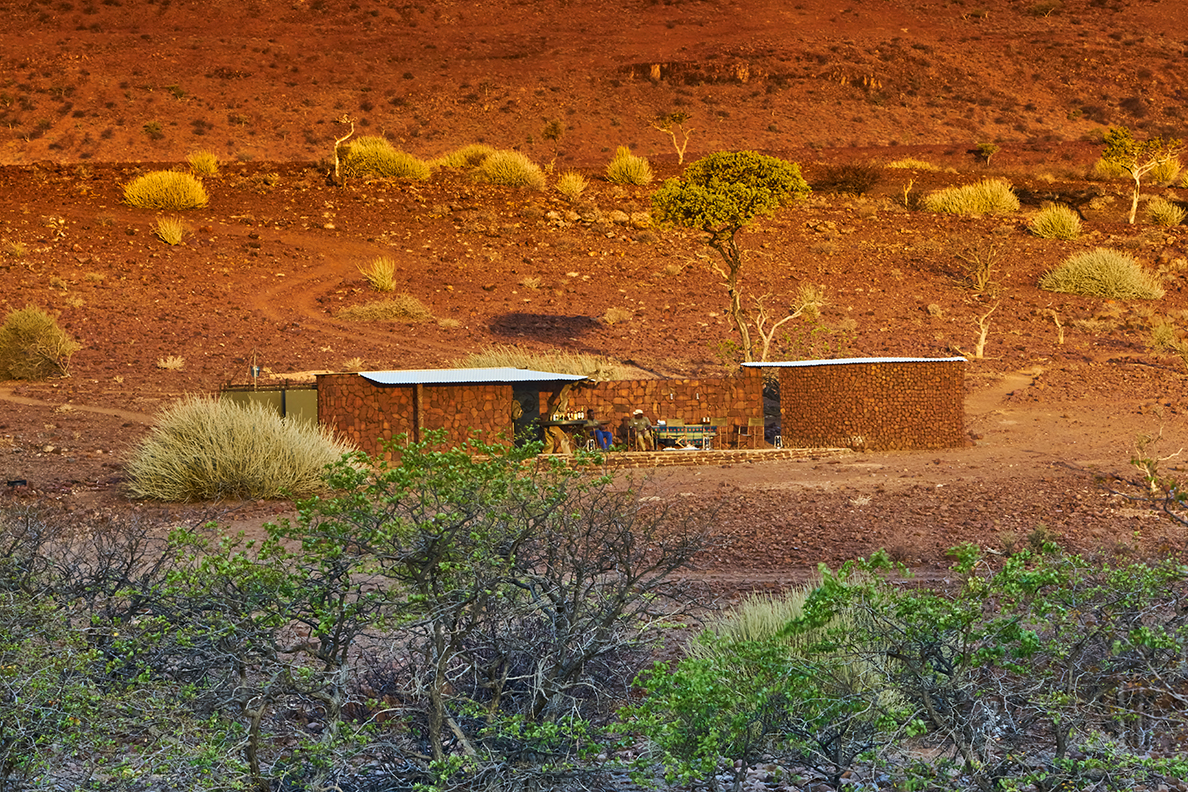 Etendeka Walking Trail - Hauptbereich des Walking Camps