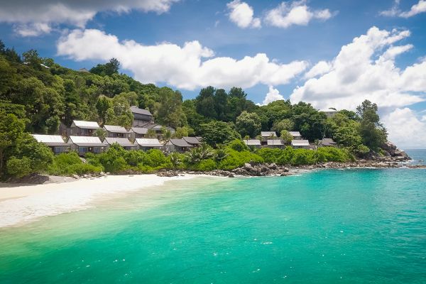 Carana Beach Hotel 