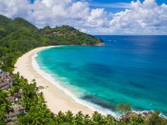 Mahé Island - Strand beim Banyan Tree Resort