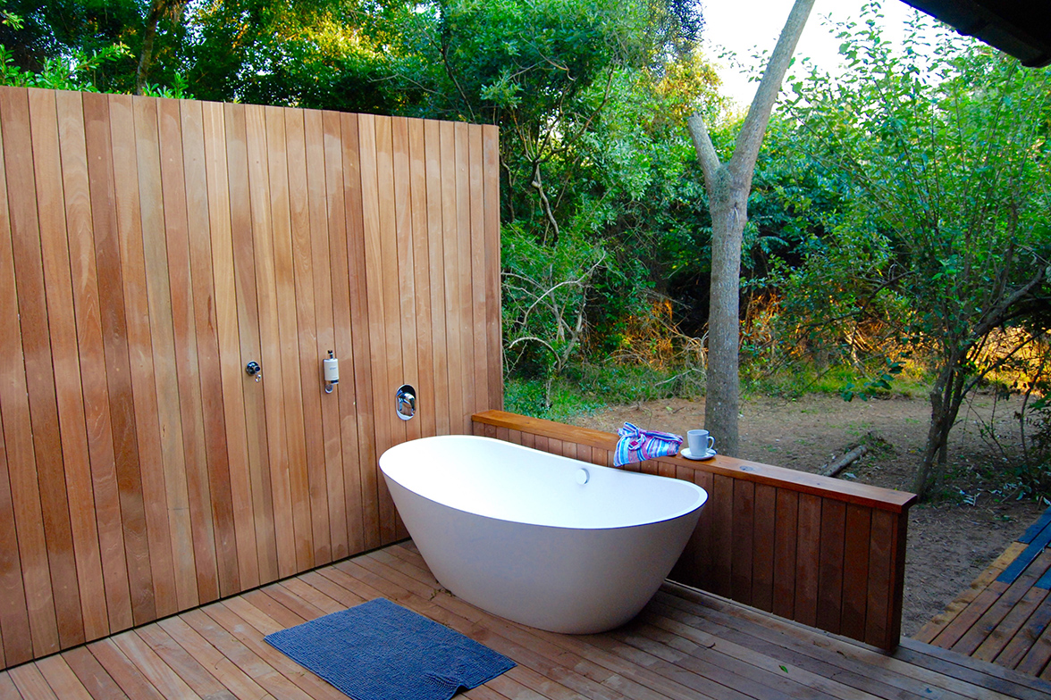 Makakatana Bay Lodge - offenes Badezimmer