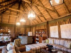 nThambo Tree Camp - Lounge Bereich