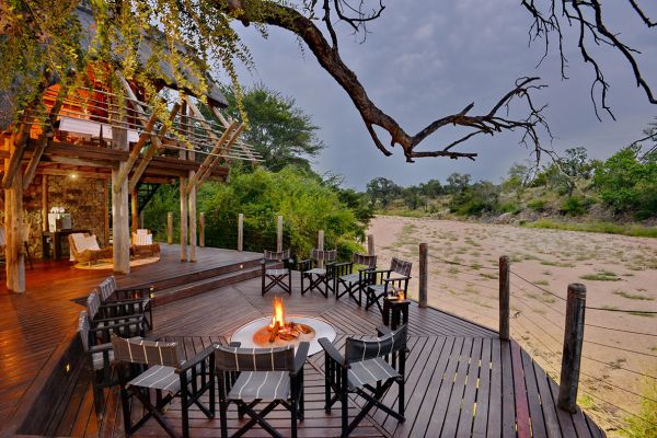Rhino Post Safari Lodge