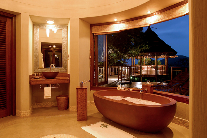 Thanda Safari Lodge, Bad in einer Bush Suite