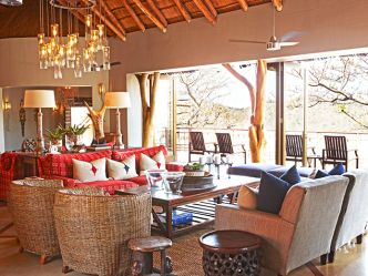 Thanda Safari Lodge, Lounge im Hauptbereich Thanda Safari Lodge, Lounge im Hauptbereich
